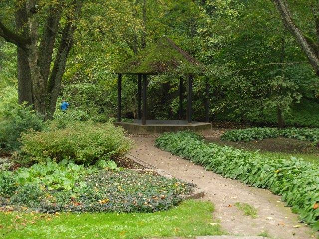 SULPHUR SPRING "KIRZACINA" ("LIZARD") AND LILAC PARK, BALDONE