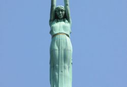 FREEDOM MONUMENT, RIGA